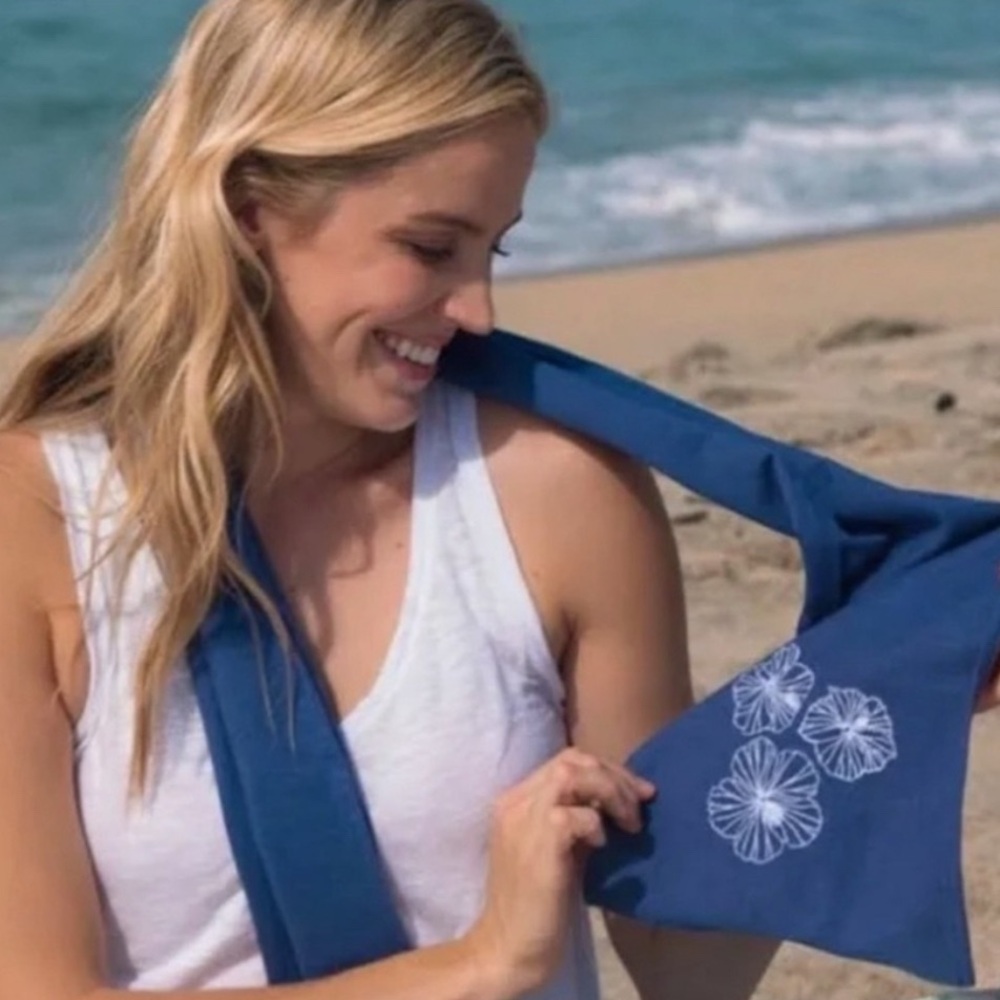 HIBISCUS SCARF -TAG ALOHA CO. (Beachly Exclusive) Embroidered Hibiscus Scarf NWT